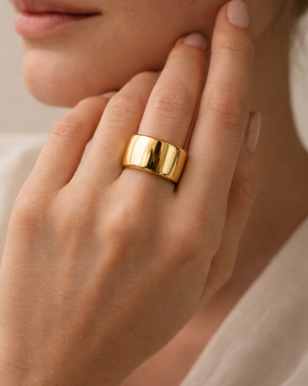 Venus Ring in 18ct Gold Plated, on model